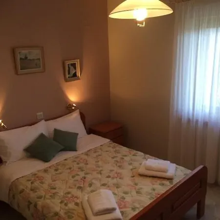 Mikro Katafygio Lodge