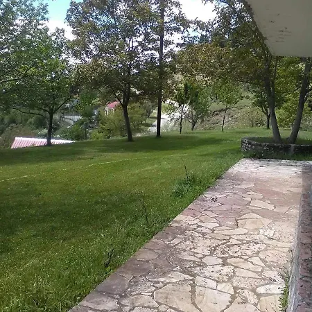 Mikro Katafygio Lodge